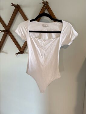 Aritzia Babaton White Square Neck Bodysuit